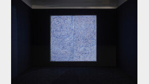 132억원 韓 최고가 미술품 김환기 ‘우주’ 첫 일반 공개