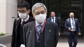 일본은행 총재 “물가상승은 일시적”…대규모 금융완화 지속