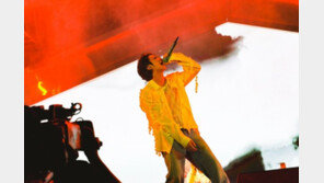 방탄소년단, 맏형 진부터 입대…입영 연기 철회