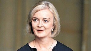 英, ‘트러스표 감세정책’ 사실상 백지화… 총리 조기퇴진 전망 솔솔 