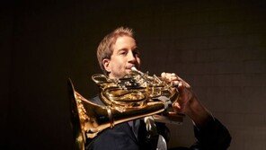 “발가락으로 연주하는 호른 어렵지 않냐고요?”