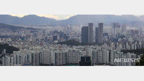 서울 아파트 실거래가지수 두 달 연속 급락…금융위기 이후 처음