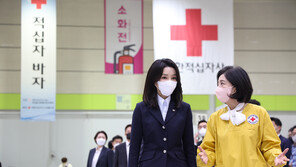 김건희 여사, 적십자사 바자 참석…사실상 첫 공개 단독일정