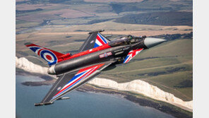 中, 퇴역 英 조종사 연봉 3배 주고 데려가…서방 전투기 연구