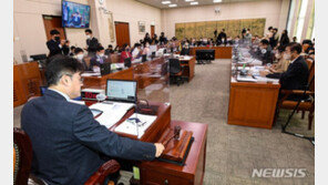 대통령실 “미술품 대여 약정서 공개된 전례 없어”