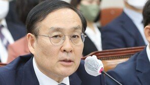 오세정 서울대 총장 “7월에 조국 전 장관 징계 요구”