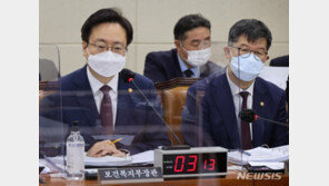 복지장관 “마스크 의무화, 장소·상황별 구분 적용 검토”