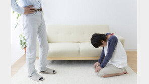 엄격한 양육 방식, 아이 ○○○ 위험 높인다