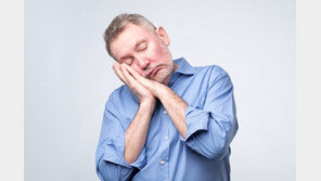 50세 이후 하루 5시간도 못 자면…복합만성질환 위험↑