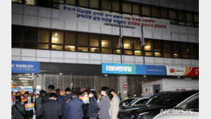 검찰, 김용 구속영장…“野탄압” 민주당 맹공 속 ‘직진’ 배경은