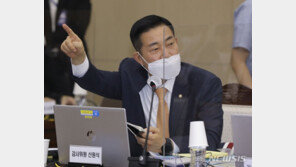 文정부 때 육사 필수과목서 ‘6·25 전쟁사’ 뺐다