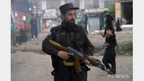 탈레반, 아프간 IS 은신처 급습…IS 조직원 6명 사살