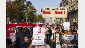 이란, 경제 시위로 확대되나…석유·공장노동자 파업 돌입