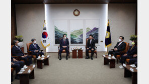 尹, 정의당 사과 요구에 “사과 할 일 없다”…김진표는 “여의도 날씨 싸늘”