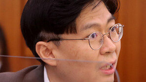 ‘대장동 특검’ 열쇠 쥔 조정훈 “野, 아직 전화 한통 안줘…고민중”