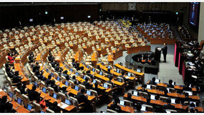 대통령, 초유의 ‘반쪽 시정연설’ …野 전원 불참