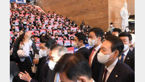 국회 찾은 尹대통령, 이재명과 첫 회동 불발 