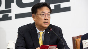 정진석 “북핵 대응책 전면 재검토해야…文, ‘김정은 평화쇼’ 조력자”