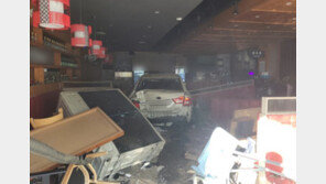 광주 도심 식당에 승용차 돌진…아침이라 인명 피해 없어