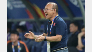 박항서 “한국서 감독할 생각 없어…훌륭한 후배들 많다”