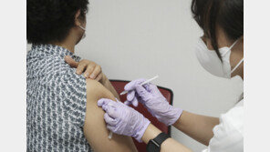 질병청 “코로나19 예방접종으로 국민 12만명 사망 막았다”