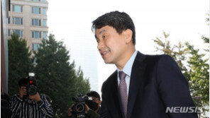 이주호 협회에 업체 임원도 참여…이해충돌 논란 확대