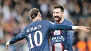 메시의 시간은 거꾸로 간다… 챔스리그 최고령 멀티골-도움 