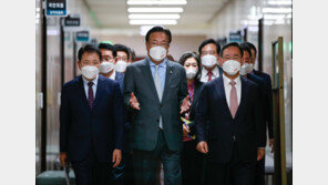 與 “민주, 이재명 방탄 국회서 예산 국회로 돌아와야”