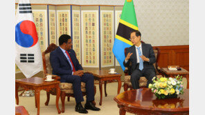 한 총리, 탄자니아 총리 회담…“광물자원 분야 협력 지속하자”