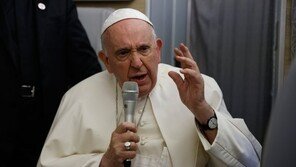 교황 “악마는 포르노물에서 들어온다…사제-수녀들도 노출돼”