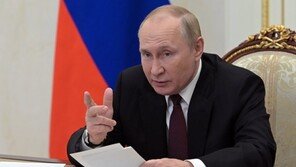 푸틴 “한국, 우크라에 무기 제공 결정하면 한러관계 파탄”