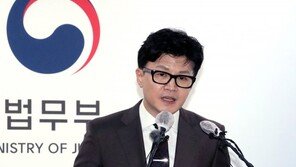 한동훈 “우상호, 5·18에 룸살롱서 쌍욕한 분…남들도 그런 줄 아나”