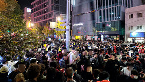 이태원 참사 애도…이마트·스타벅스 핼러윈 상품 전량 폐기