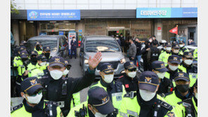 김용 측 “유동규에 1억 반환, 사실 아냐…돈 받은 적 없어”