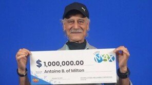 억세게 운 좋은 남자…1년새 10억짜리 복권 2번 당첨