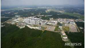 애플, 고객사 탈탄소 압박…LG디스플레이, RE100 가입은 언제쯤?