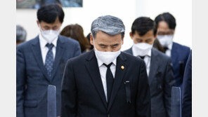 軍, ‘이태원 애도 기간’ 전 간부 휴가 통제…‘만만한 게 간부냐’ 불만 터져나와