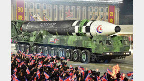 北 어제 ICBM ‘화성-17형’ 이동식발사대서 쏜 듯