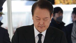 尹, 국가애도기간 마지막날 합동분향소 조문…총리·이상민 등 국무위원 동행
