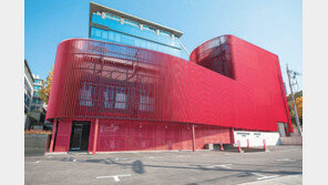 [단독]신사옥 1층에 ‘옷 도서관’… “옛 작품 보며 미래 디자인 창조”