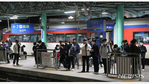 코레일, 용산·영등포역 탈선사고 모든 열차 무정차…오후 4시쯤 복구 예상