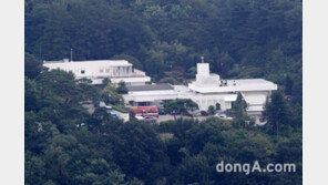 尹 ‘관저 식사정치’ 열흘새 7번… 政-軍-종교계와 광폭 소통 행보 