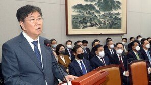 김대기, 文 ‘풍산개 반환’ 논란에 “나라 어른이니 잘 알아서 하시리라”