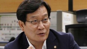 신동근, ‘장남 결혼’ 국세청 공지에 “참석 강요? 사실과 전혀 달라”