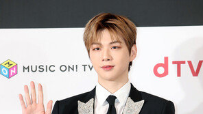 강다니엘, 생방송 중 제작지원 브랜드 잘못 언급…“순간적 혼동으로 실수, 죄송”