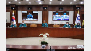 확진자 5만4000명대…“고령층, 예약없이 백신접종 가능”