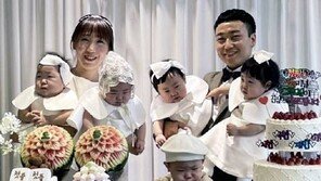 34년만에 태어난 다섯쌍둥이 ‘돌잔치’…김건희 선물·편지