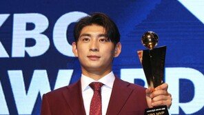 MVP 이정후 “아버지 이름 지우고 내 야구인생 걷겠다”