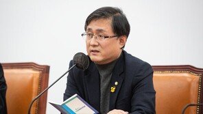 野 “증권세 0.15%로 인하시 금투세 2년 유예 검토”…추경호 “시기상조”