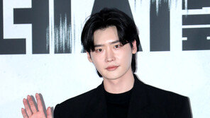 이종석, 코로나19 확진…‘데시벨’ 무대인사 취소